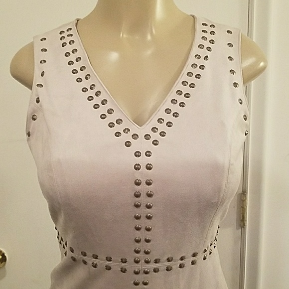 WOMEN'S Beige Beaded V-Neck Sleeveless Shift Dress - Picture 3 of 8